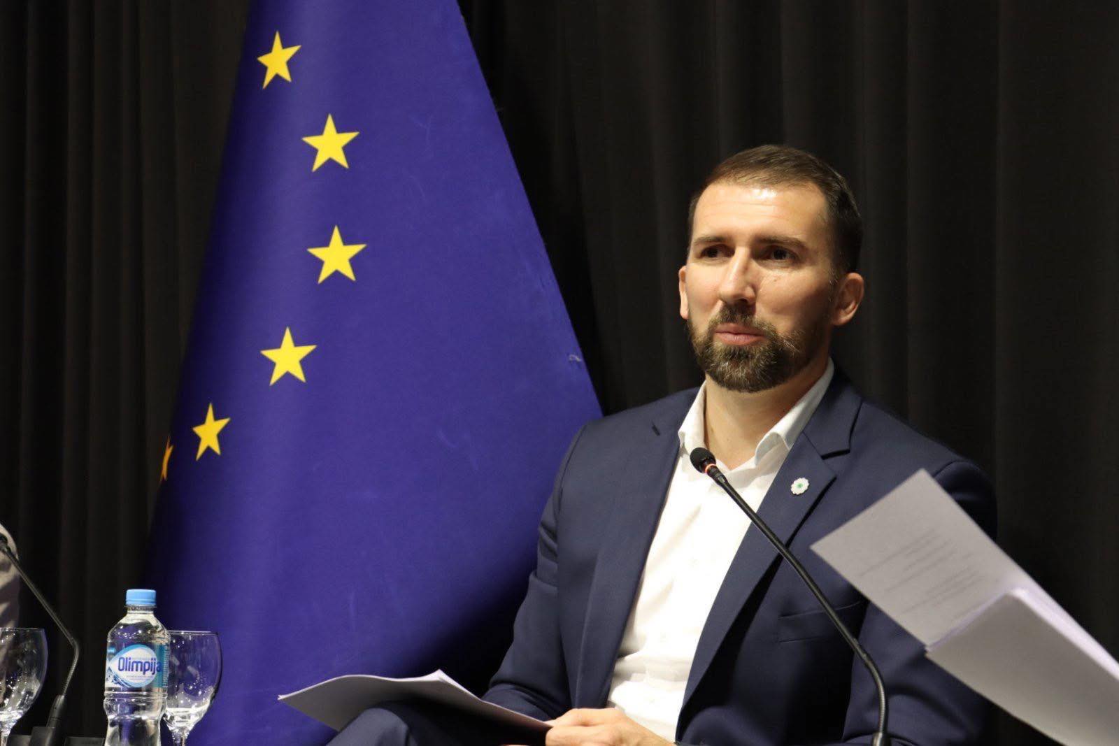 Narod - U vremenu kada građani traže odgovornost i konkretne rezultate ...