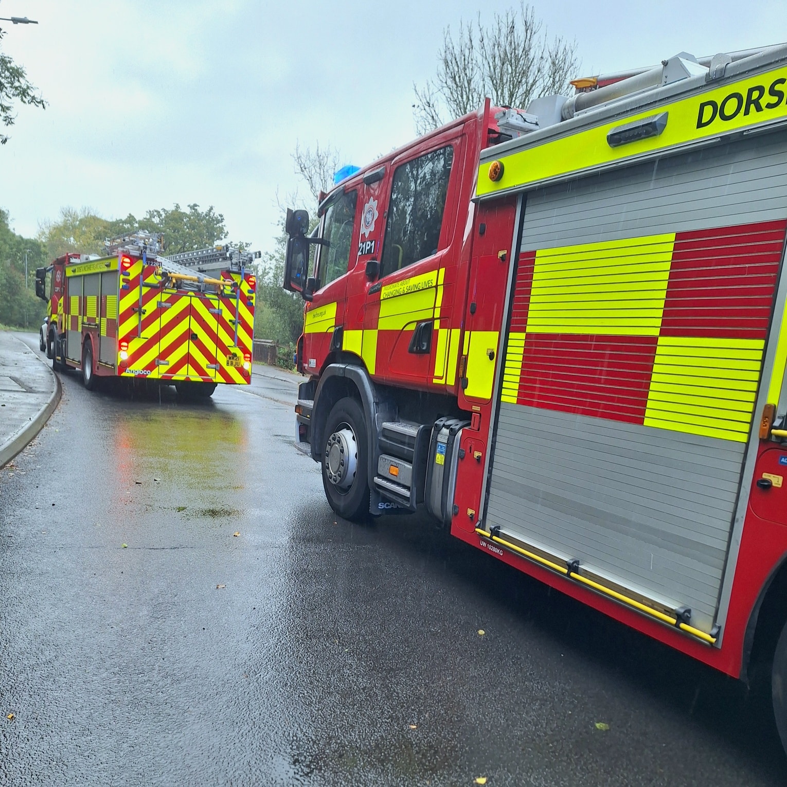 Ferndown - Yesterday 21P1 and 22P1 were mobilised to an RTC just off ...