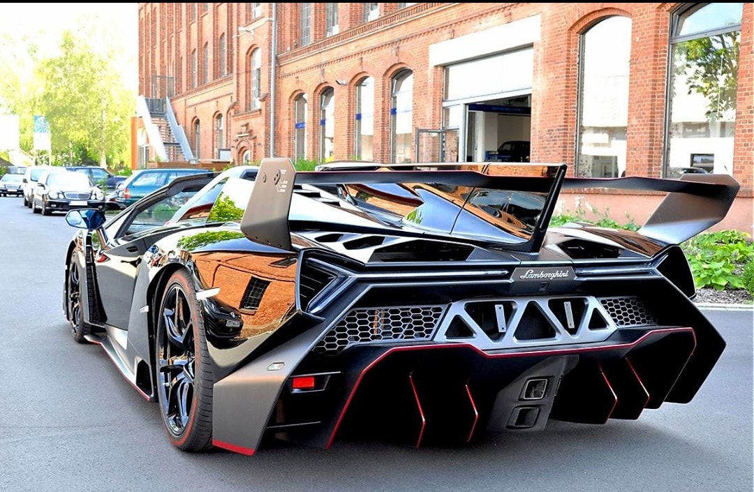 Lamborghini Veneno Roadster The Competitor S Club Facebook