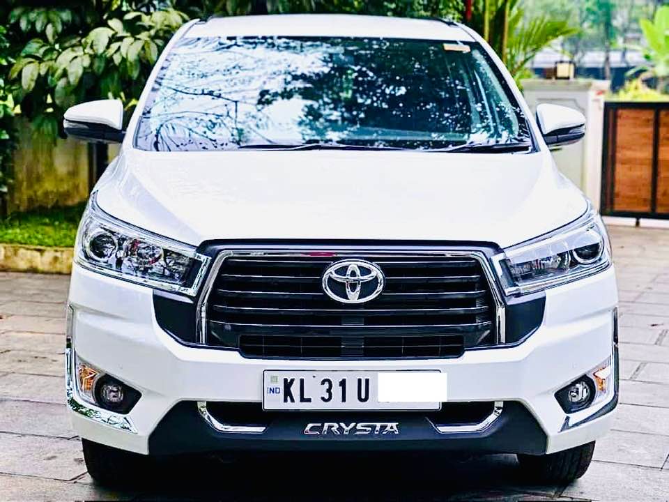 2025/07 MODEL TOYOTA INNOVA CRYSTA 2.4VX DIESEL MT BS6 7500KM ONLY