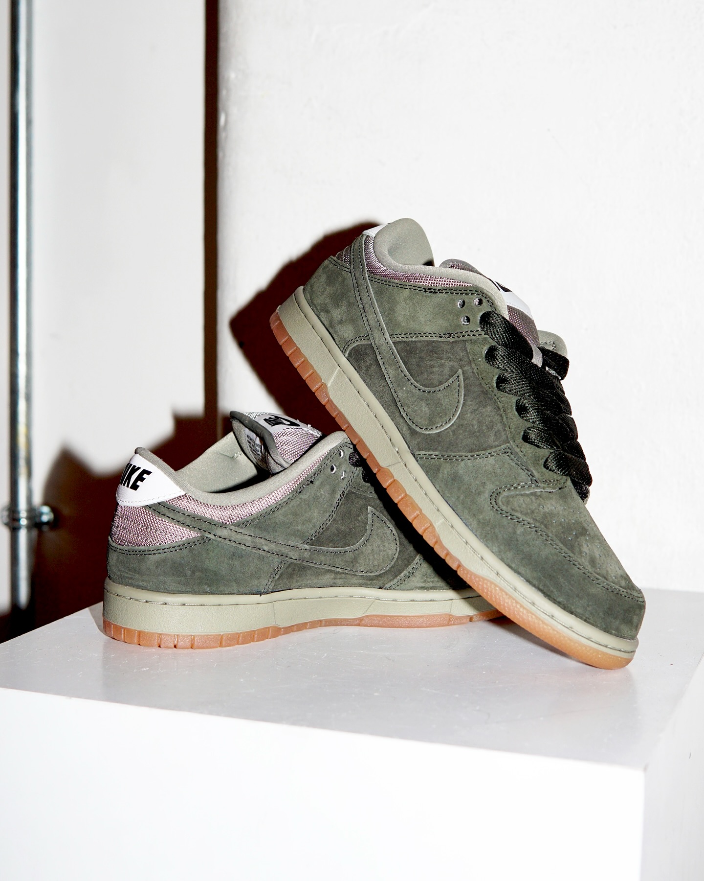 Nike SB Dunk Low Pro in Sequoia/Light Army/White ? ✔️ ? On our 