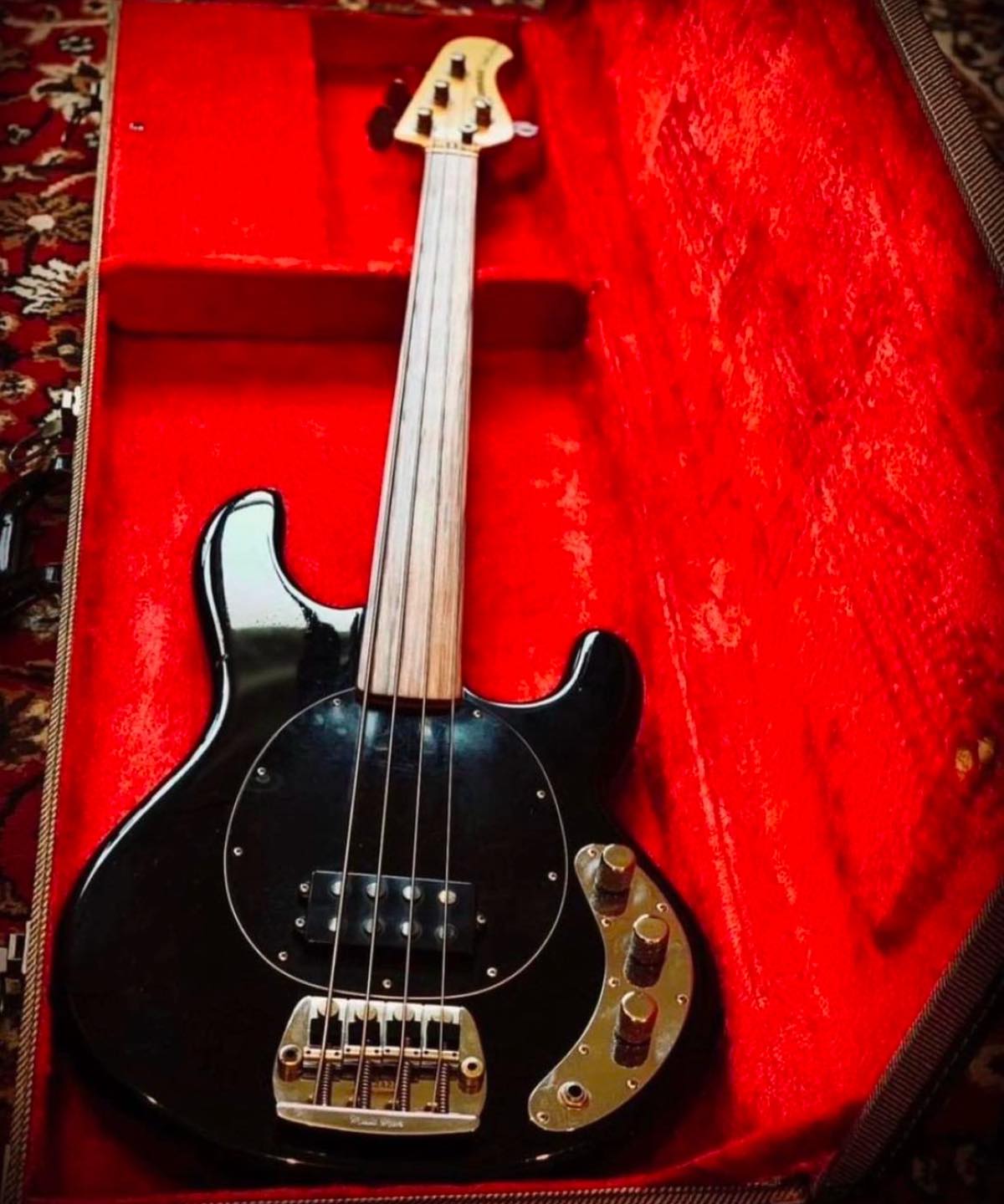 A 1987 Music Man Stingray with a Honeyburst finish. @bass_frontiers