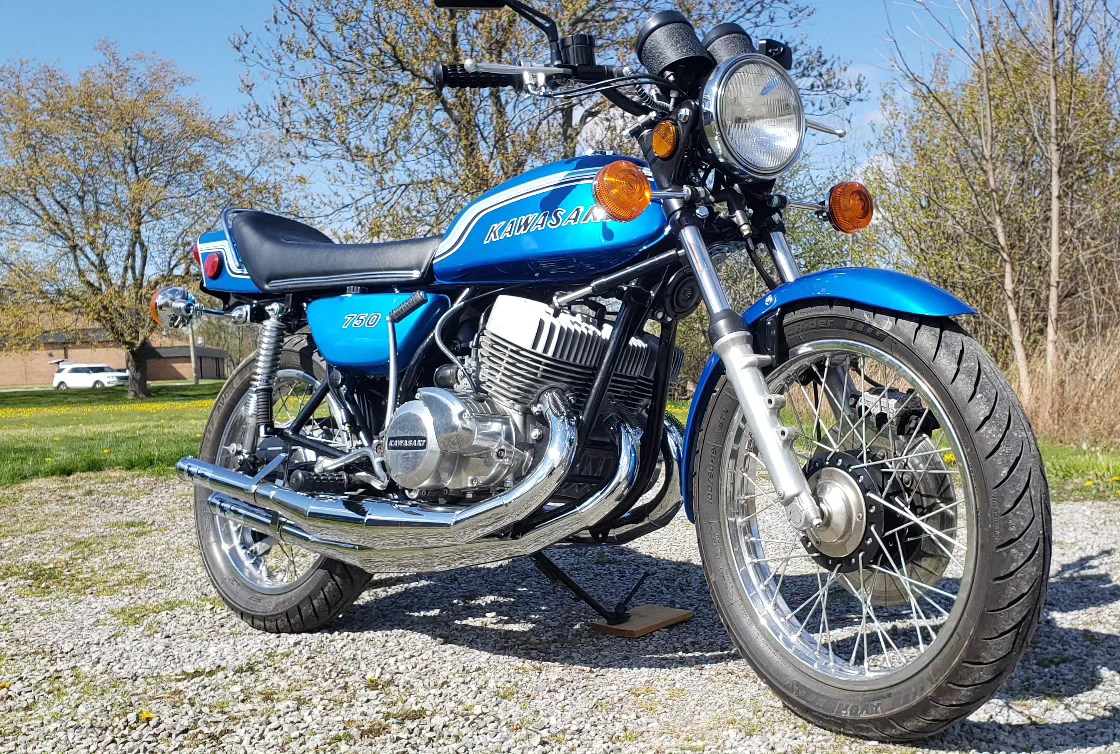 What an amazing job on this Kawasaki H2 750 triple engine by