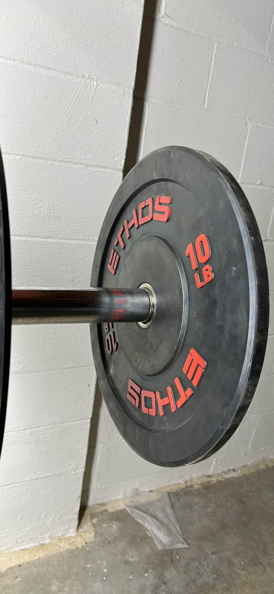 Squat rack, ETHOS ajustable bench, ETHOS bumper plates 45,25,10, bar ...