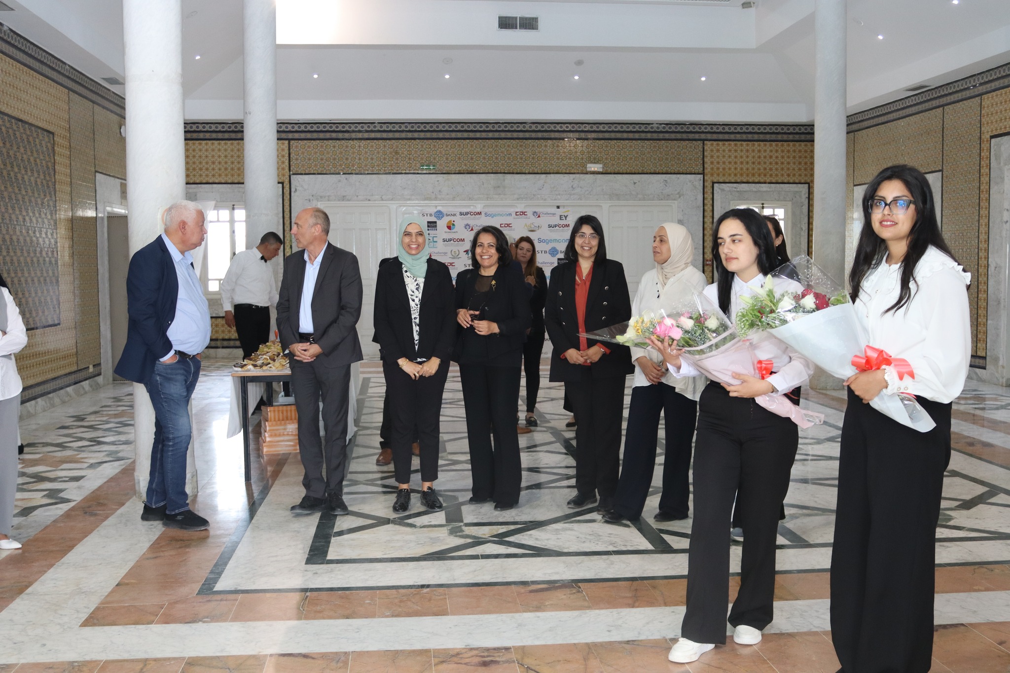 Challenge... - Challenge Projets d'Entreprendre - SupCom