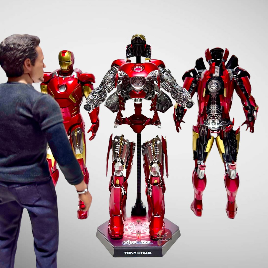 Hot Toys Tony Stark Mark VII Suit Up Version - Special Edition