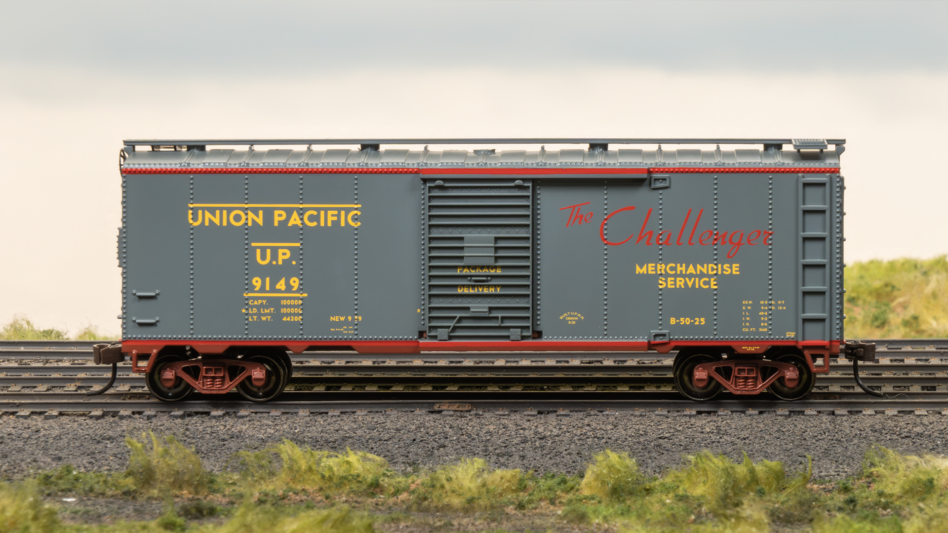 Bachmann - The first painted sample of our Union Pacific® Challenger ...