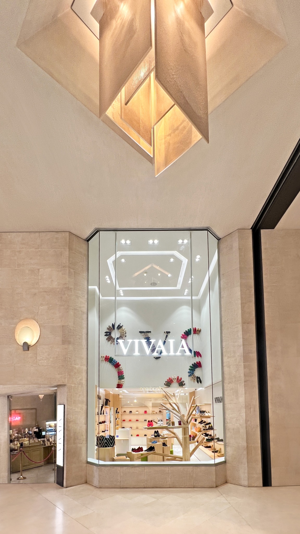 VIVAIA - 🇫🇷 First Pop-up Store in France Opens Today!... | Facebook