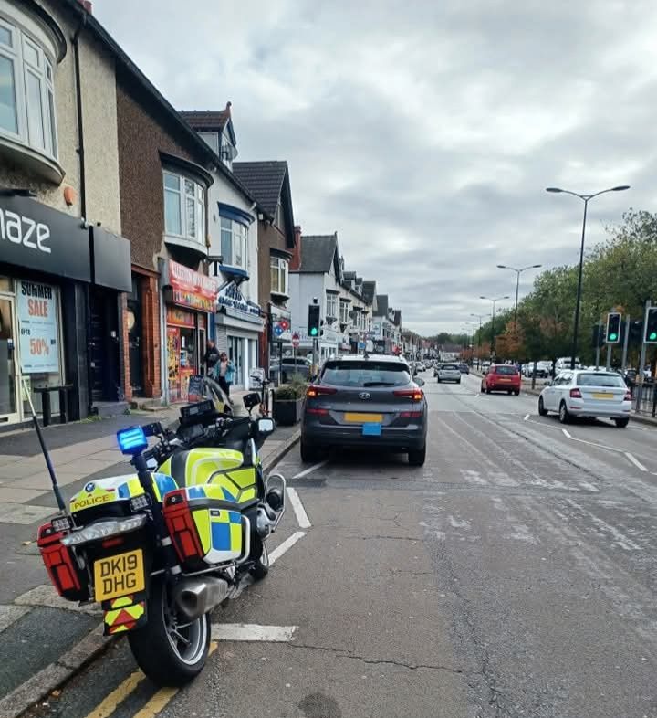 Idiot - RPU patrol attention drawn to this private hire vehicle who ...