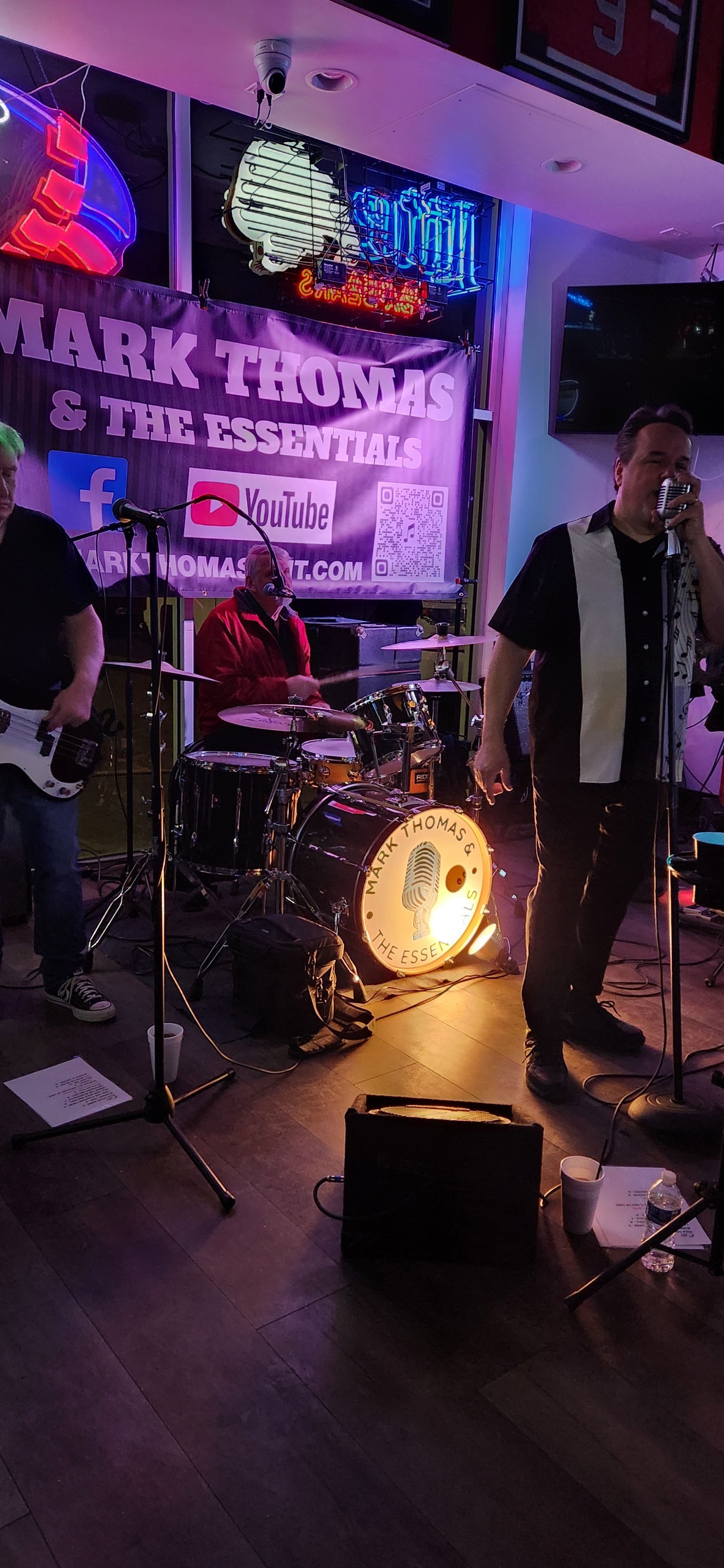 Mark Thomas & The Essentials | Chicago IL