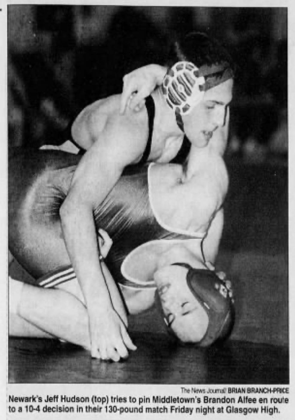 スポーツ選手 old school February 21, 1998 “ Newark's Jeff Hudson (top) tries to pin