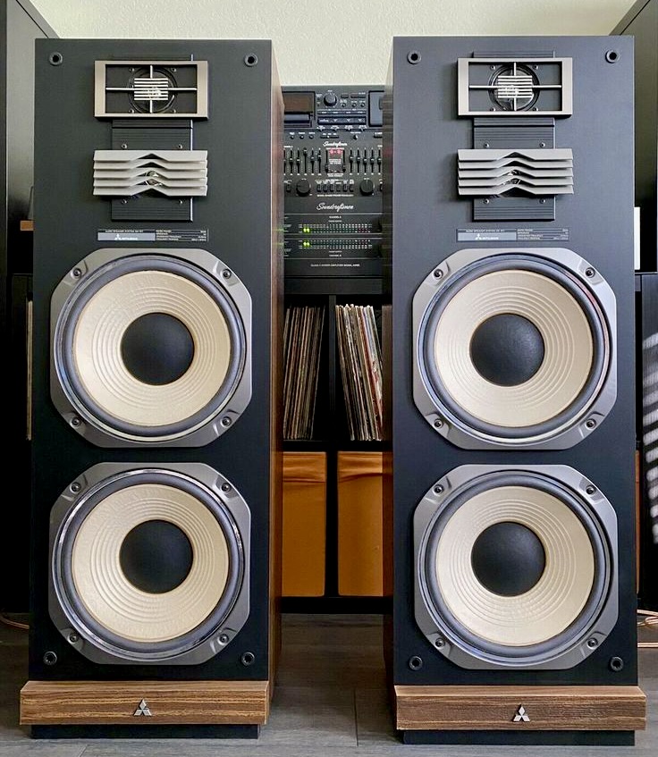 Diatone speaker from Mitsubishi. Diatone was a loudspeaker