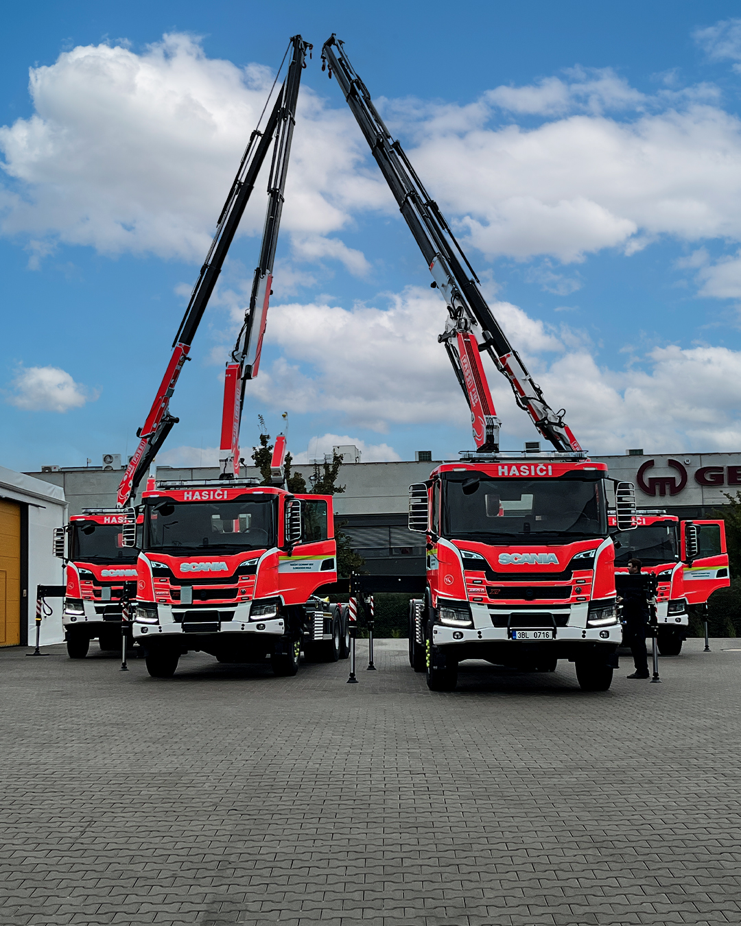 Fassi Gru Spa - After presenting the SHT (Smart Hybrid Technology ...