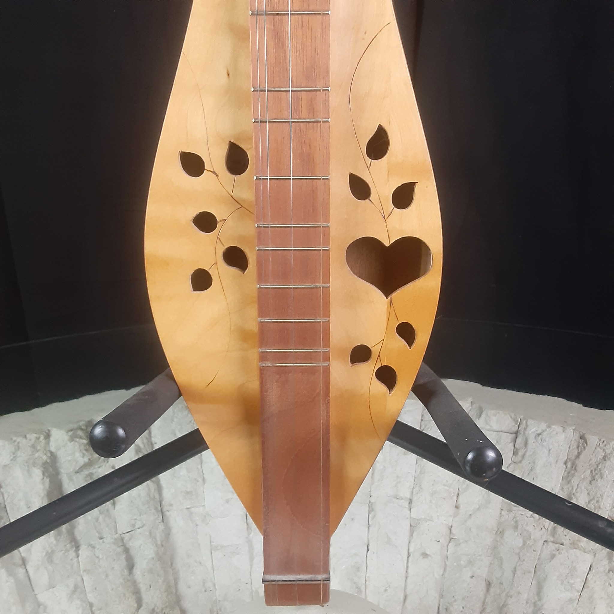 The Dulcimer Factory's DF2 Model Dulcimer