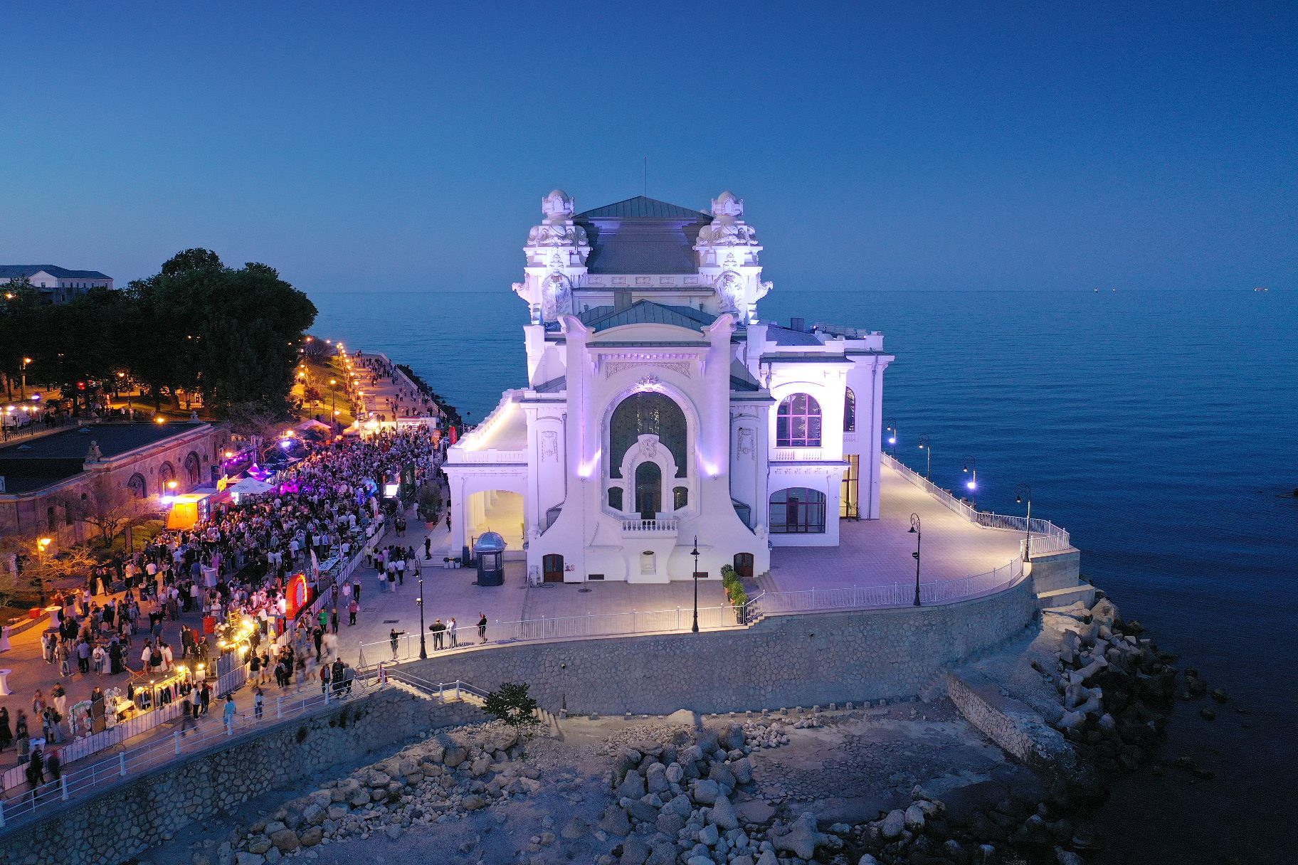 Uniunea Națională a Restauratorilor de Monumente Istorice - COROANA DE ...