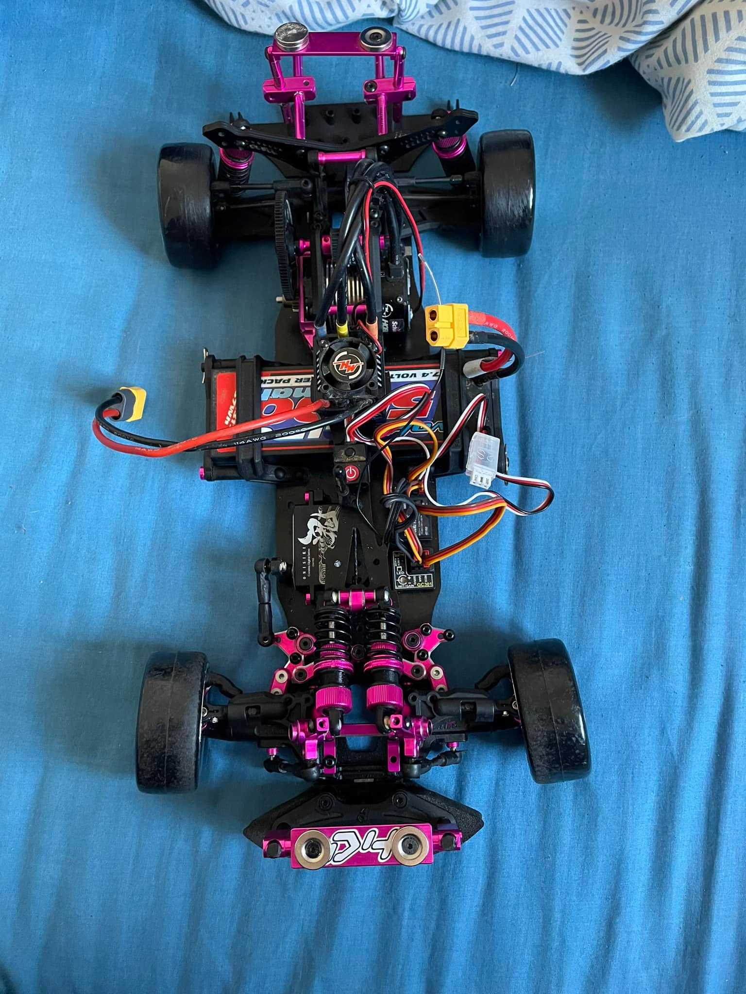 What information is available about the Sakura D5 mini chassis?