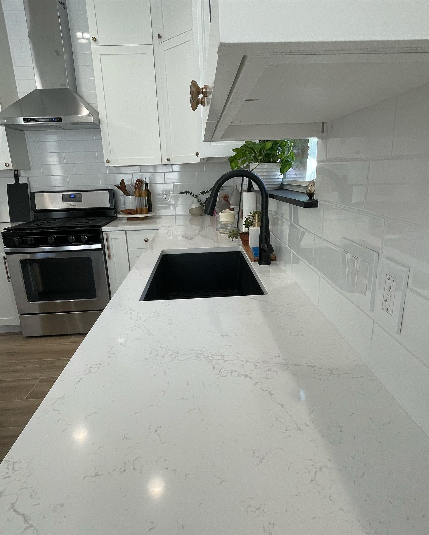 Isla Contractors LLC