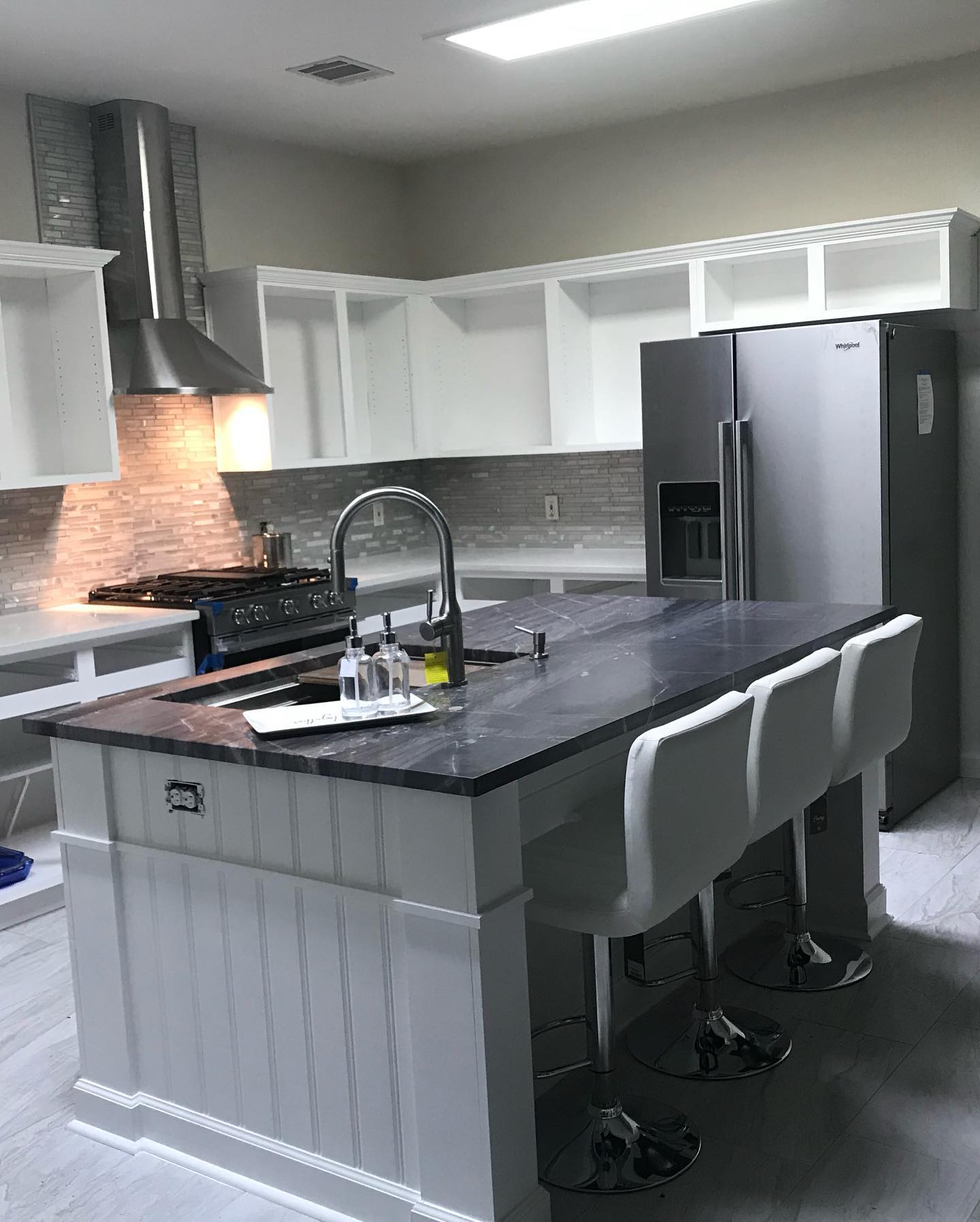 Isla Contractors LLC