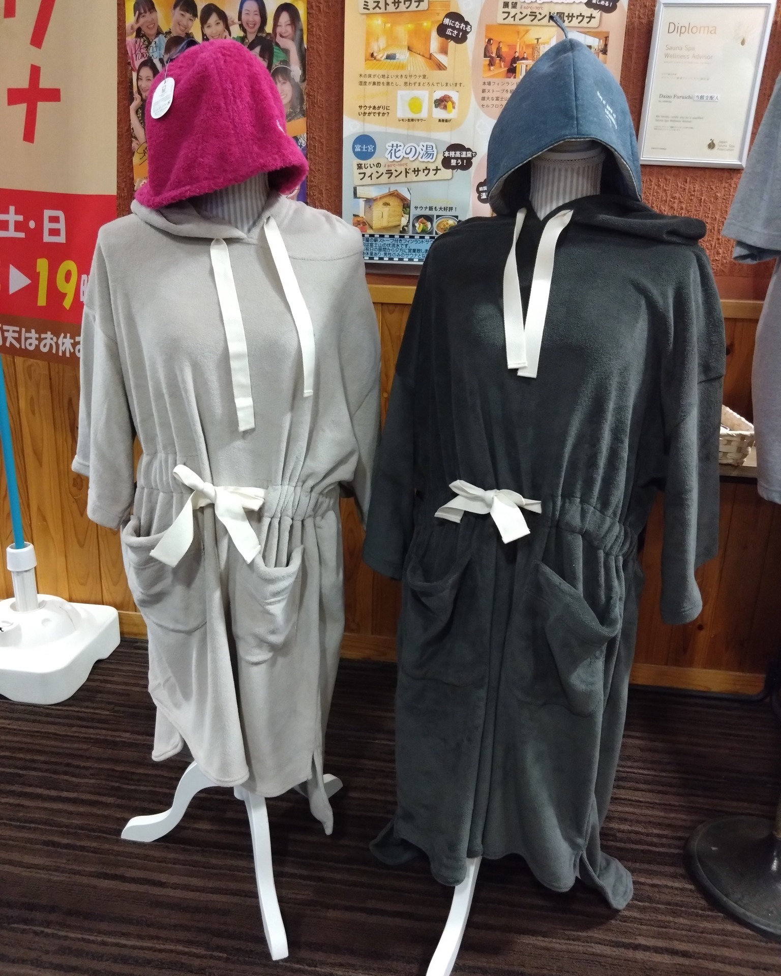 時之栖 - #サウナポンチョ 販売しています? 色はベージュとカーキの2 
