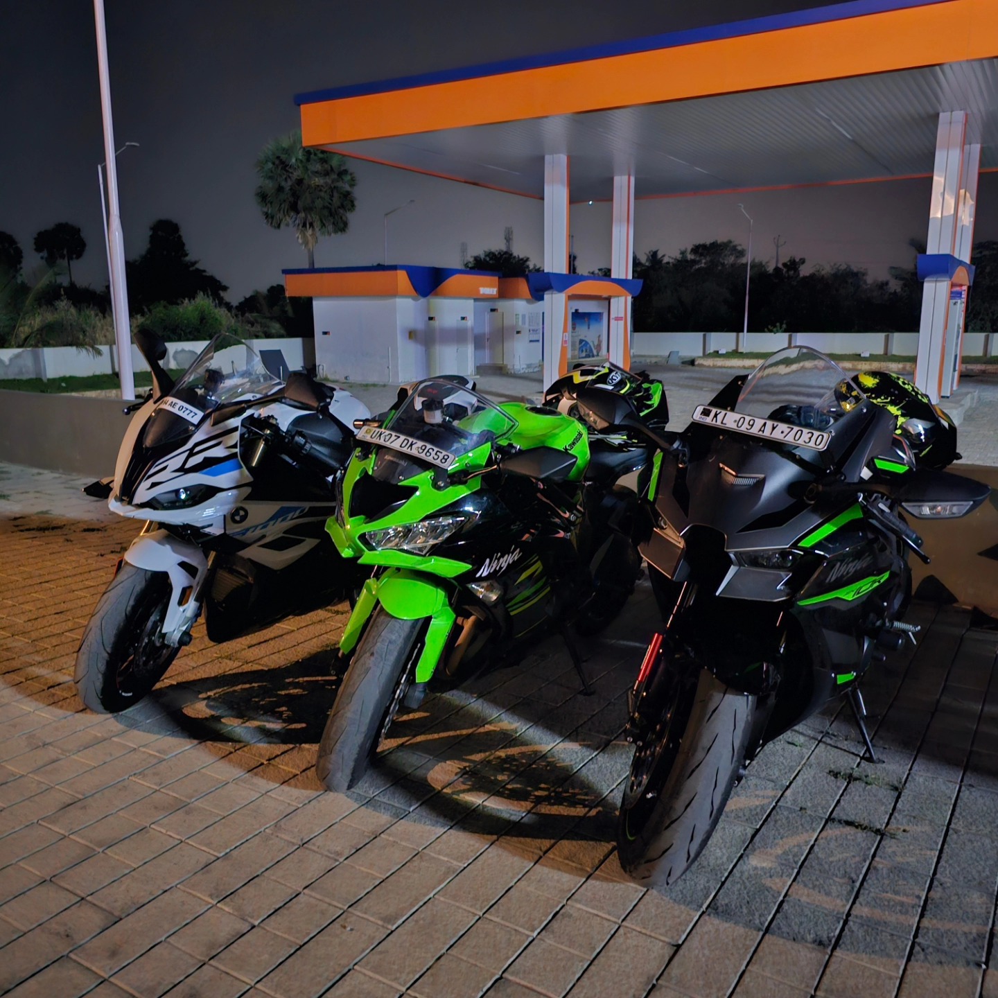 Night riding: where magic meets momentum. #bmw #superbike #s1000rr