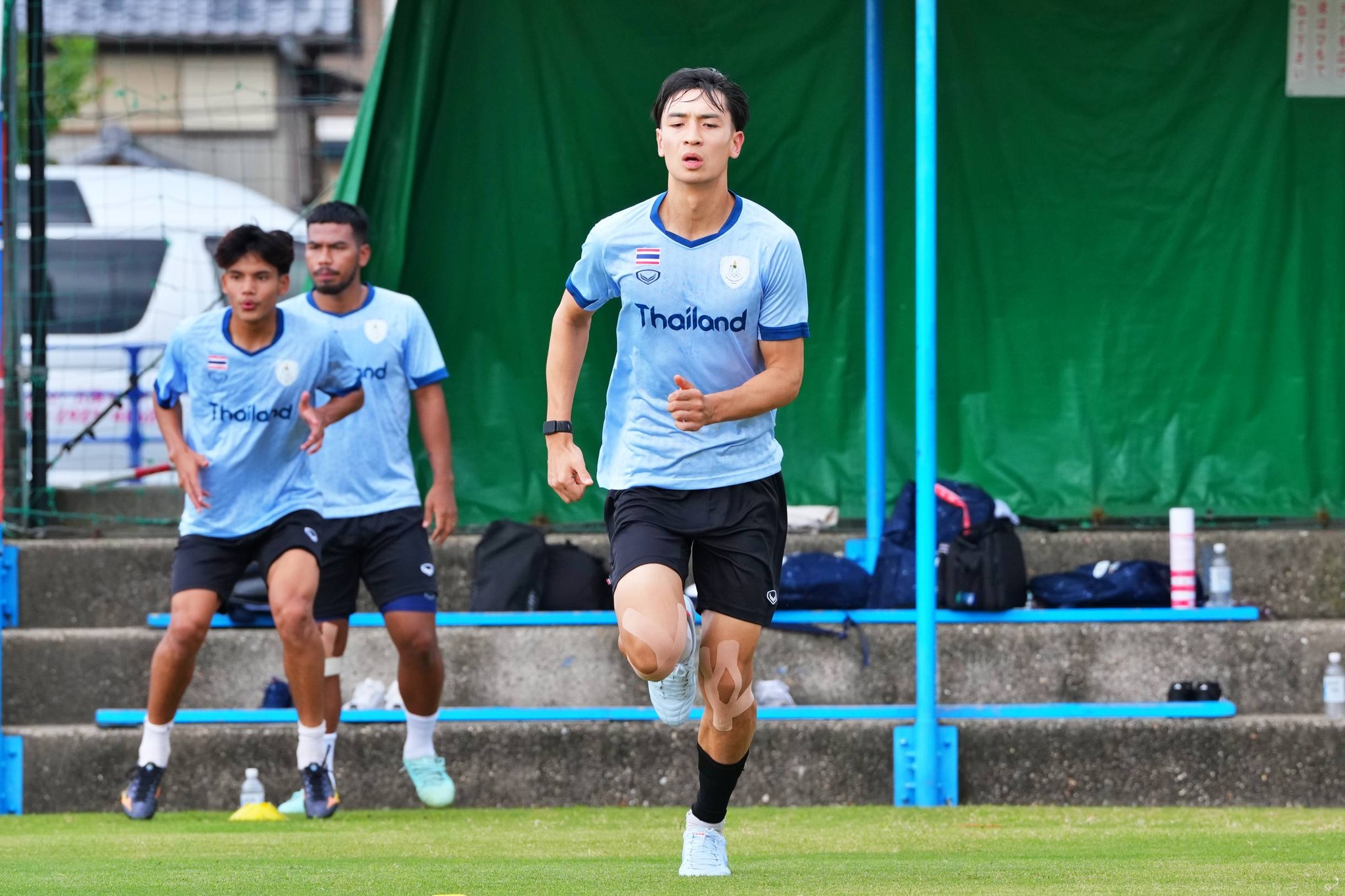ฟุตบอลชายเอเชียนเกมส์ ซ้อมพร้อมชนฮ่องกง, นาธาน ยันบรรยากาศทีมดีพร้อมใส่เต็มร้อยต่อเนื่อง --------------- วันที่ 19 กันยายน 2569 เวลา 12.00 น. ตามเวลาประเทศไทย ณ Itsutsugaoka Sports Square จังหวัด ไอจิ ประเทศญี่ปุ่น ฟุตบอลชายทีมชาติไทย ชุดเอเชียน เกมส์ ลงฝึกซ้อมก่อน