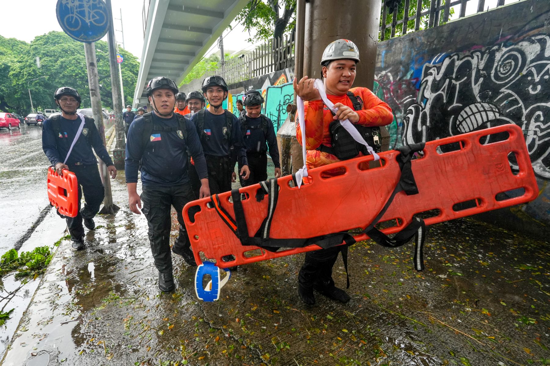 LOOK: Rescue personnel march... - Philippine News Agency | Facebook