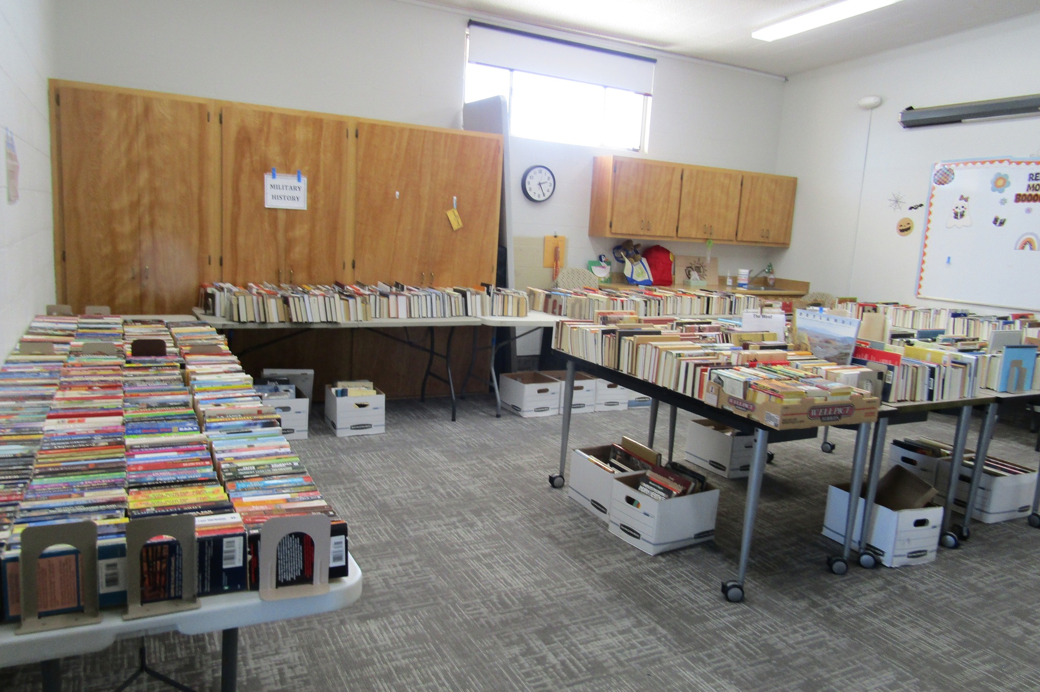 Twentynine - Smaller paperbacks (fiction) on left, mostly non-fiction ...