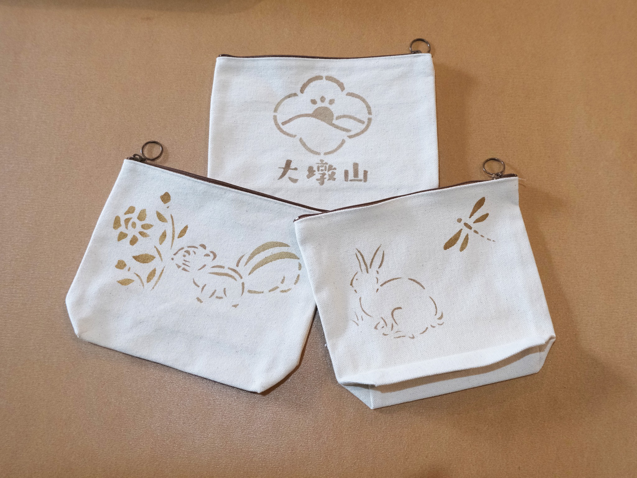 新竹縣大墩山休閒農業區 - 【柿子植物染｜染出美好】 這次小編們捲起袖子親自上陣，體驗超療癒的「柿染」手作體驗🎨... | Facebook
