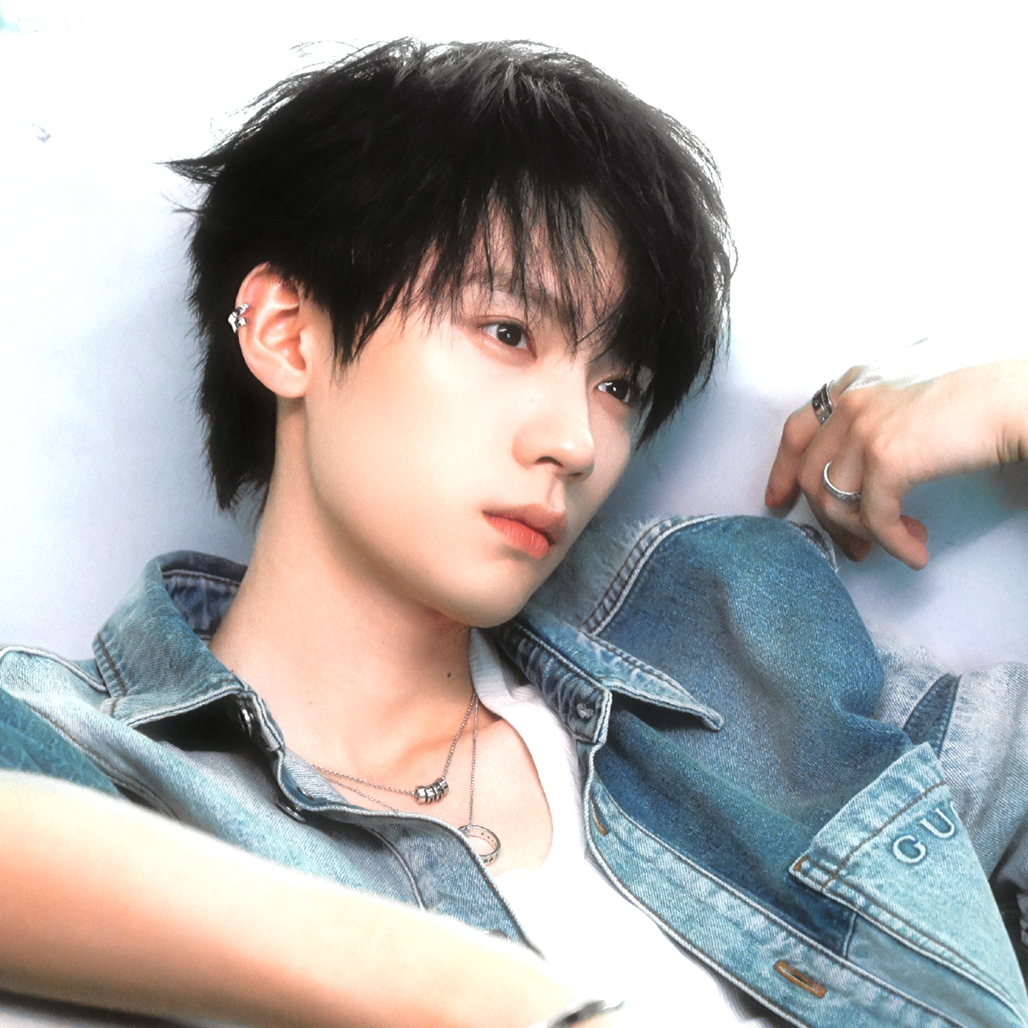 ladies and gentlemen, my boyfriend zhou yiran!