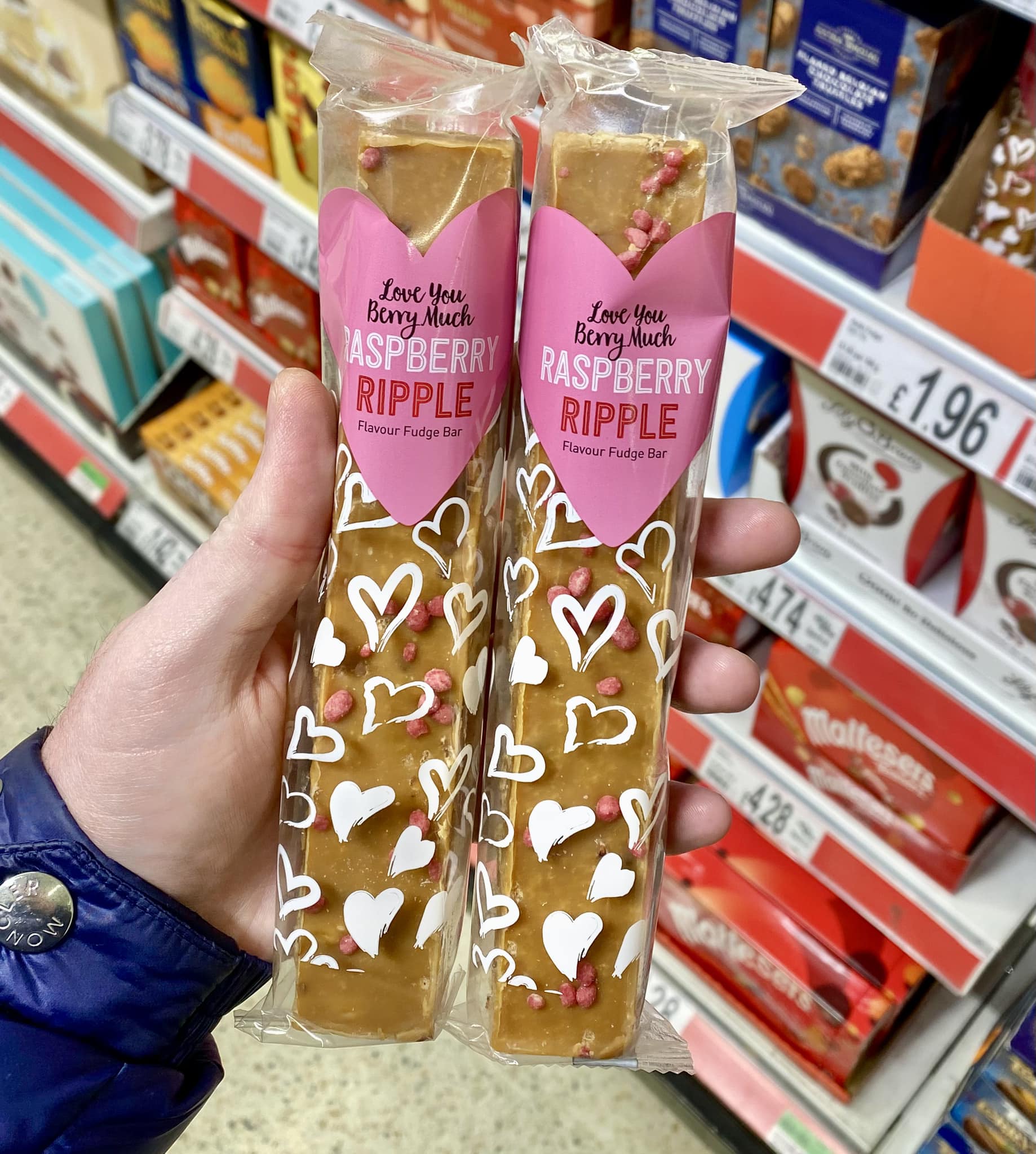 Newfoodsuk - New Raspberry Ripple Fudge spotted at Asda!! 😋😍