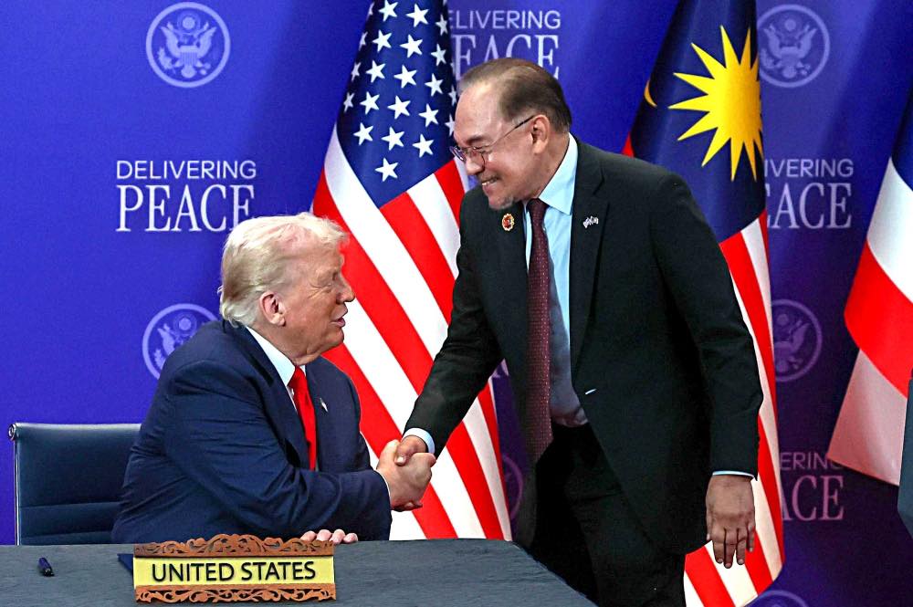 “Lawak Penjara PMX Buat Trump... - The Patriots Studios | Facebook