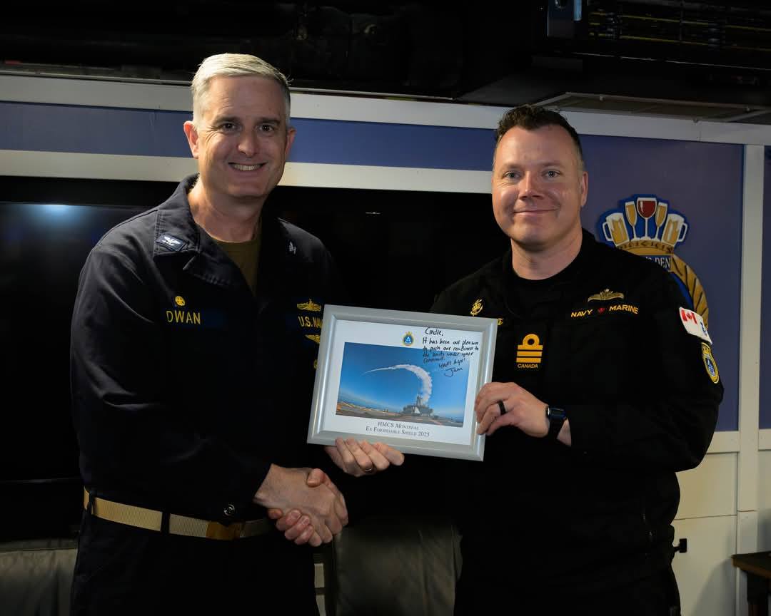Royal Canadian... - Royal Canadian Navy Today and Yesterday