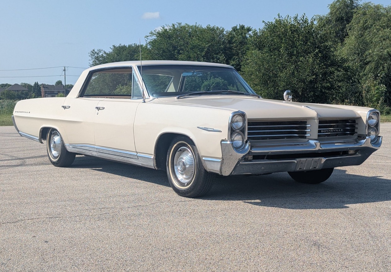 This 1964 Pontiac Bonneville 4-Door Hardtop is a solid family