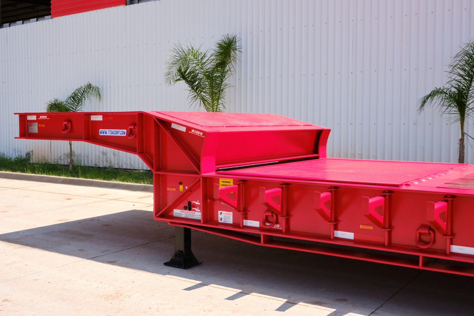 TTSA - Lowboy de cuello fijo con capacidad de carga de 30 toneladas # ...