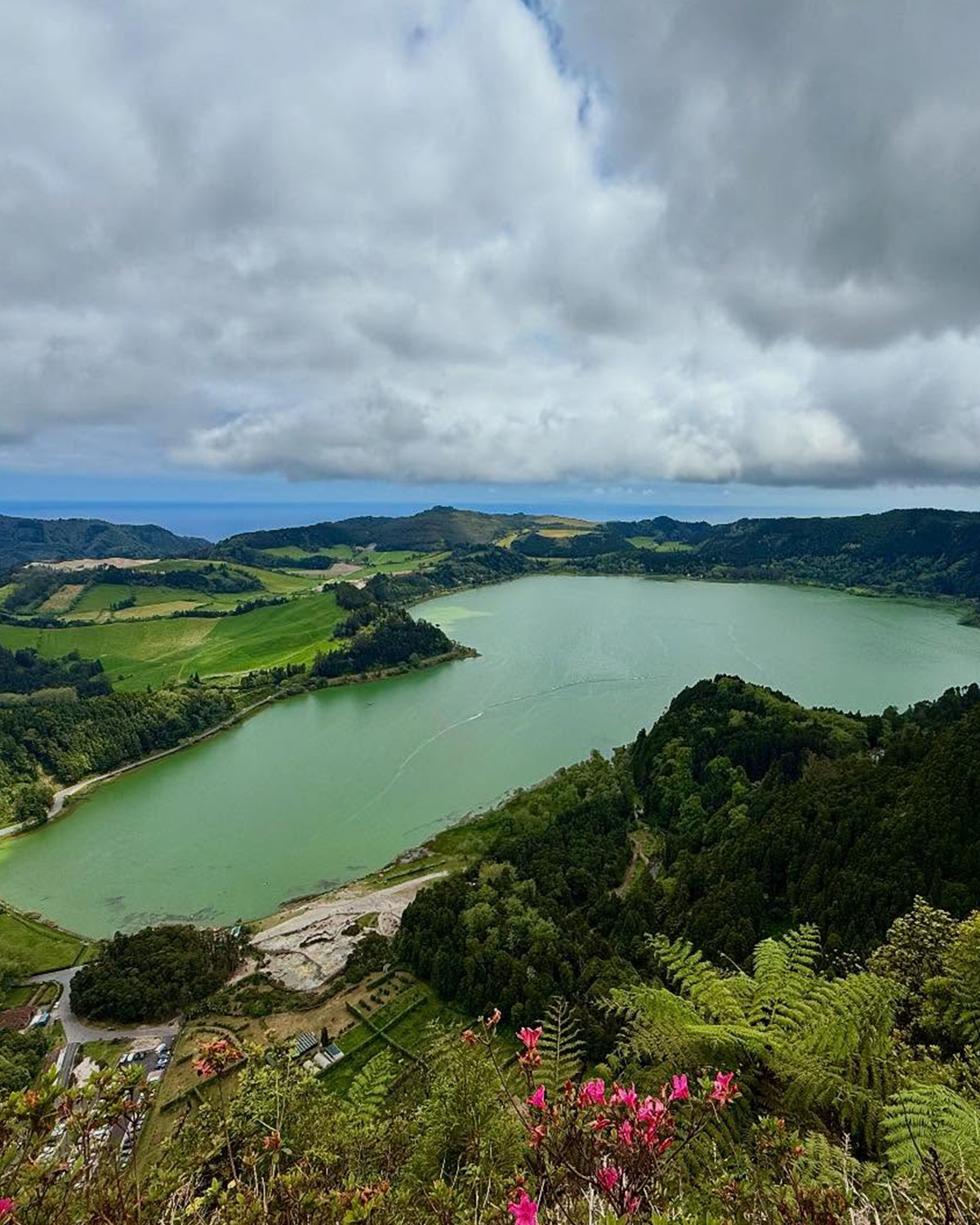 Collette - Ever seen a lake inside a volcano? 🌋🌿 Furnas... | Facebook