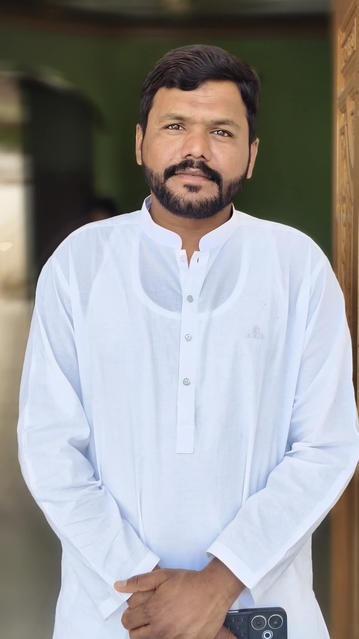ن ع ساجد