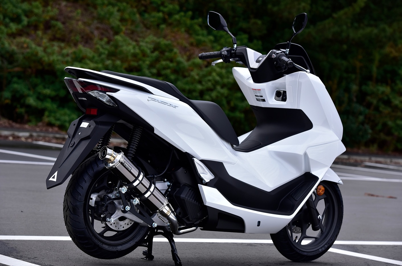 HONDA PCX125用 R-EVO 2025年新型モデルも問題無く取り付け可能です