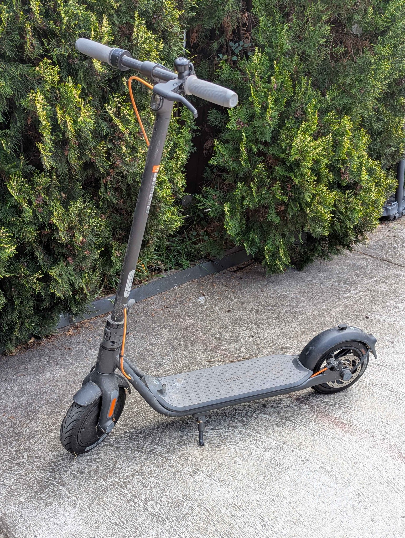 Segway Ninebot F30 Electric Scooter Very good condition Good range  display picture 1