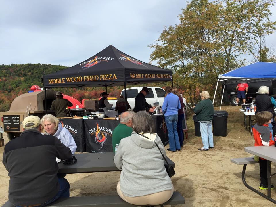 We're at RICKER HILL... - Fireworks Mobile Wood Fired Pizza