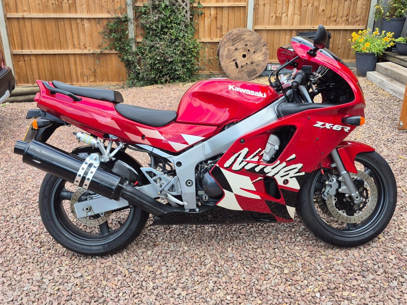 リッキー　ページ 1997 Kawasaki Ninja ZX6R Could you see yourself riding this? Link