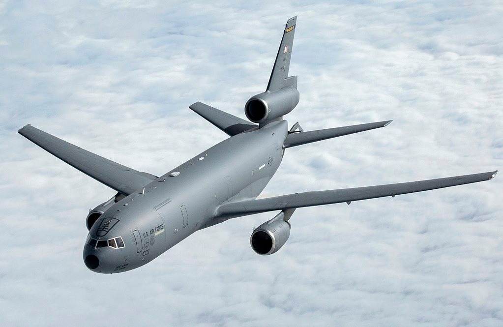 Say goodbye to the historic US Air Force KC-10A Extender 👋 US Air