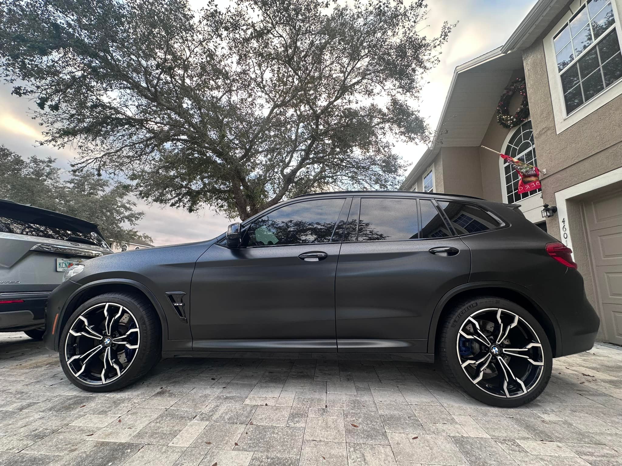 グロスブラック塗装！BMW X3M/X4M（F97/F98）Vスポーク765M | ヤマダ