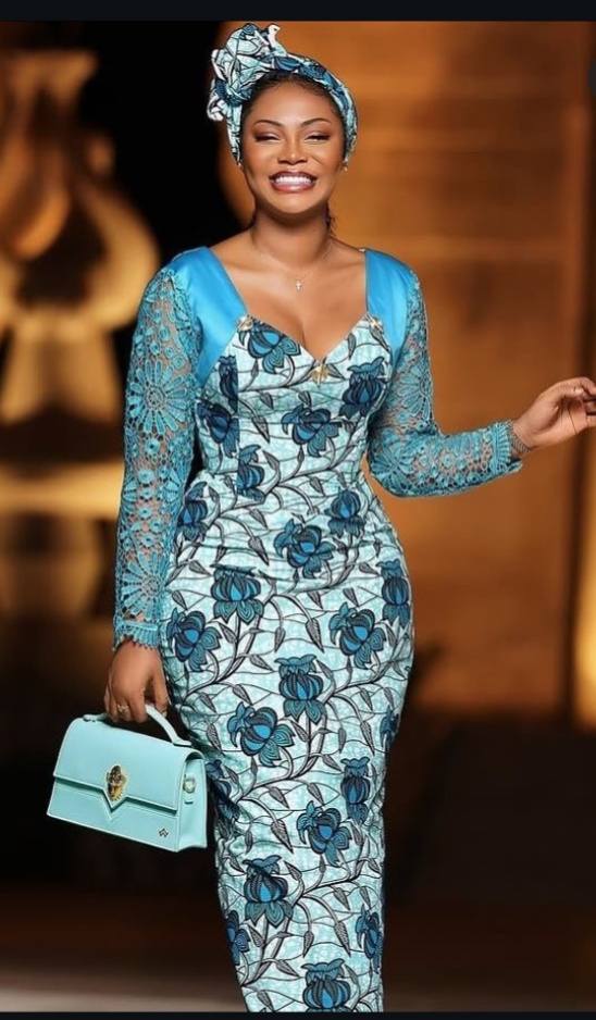 nigeria dress style for ladies Typical Nigerian women #fashion Turkish artisan shoes