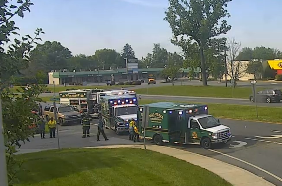 WDEL - Delaware Park Drive at Kirkwood Highway, a crash with injuries ...