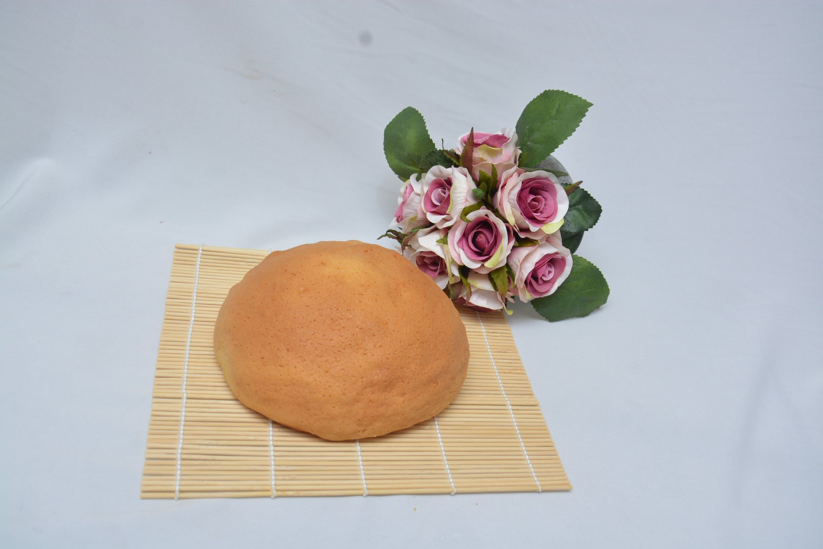 Nikmati sore mu dengan makan roti... - Fara Bakery & Cake
