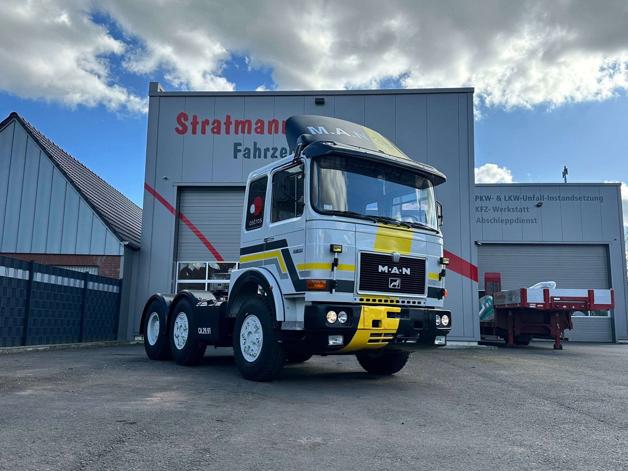 Stratmann Fahrzeugtechnik... - Stratmann Fahrzeugtechnik GmbH