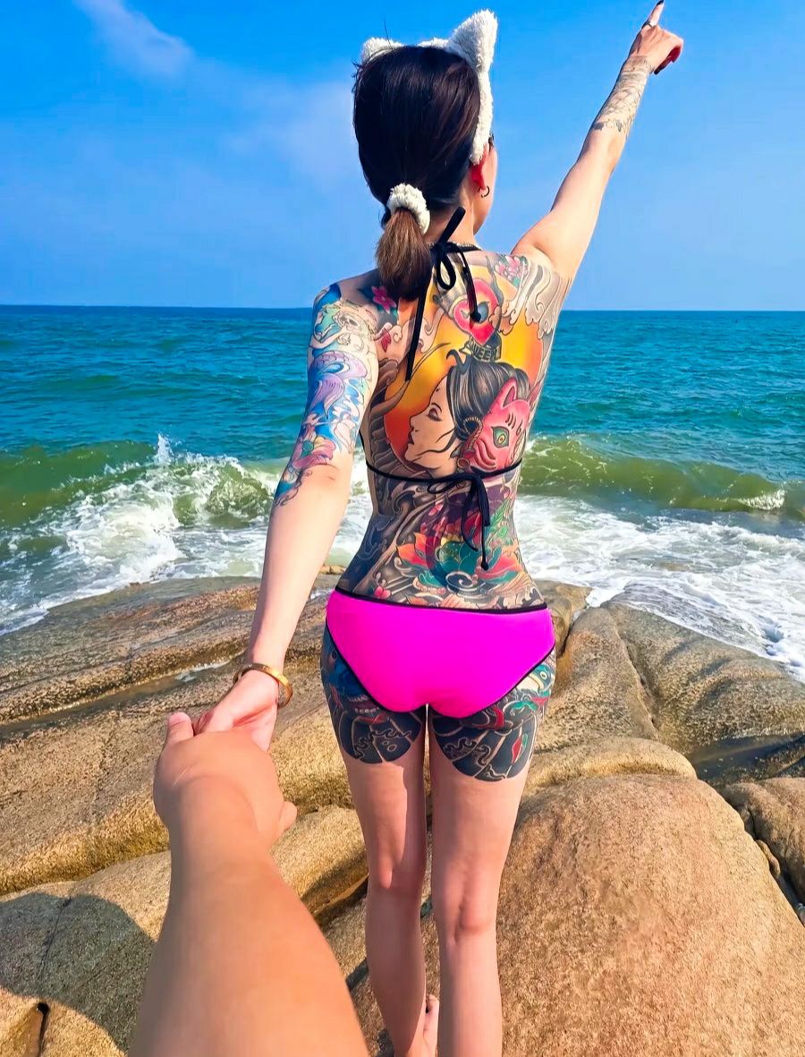 Tattooed model ©91xi.z.risa #Givottetattoo #WomenOfInk #TattooGirl