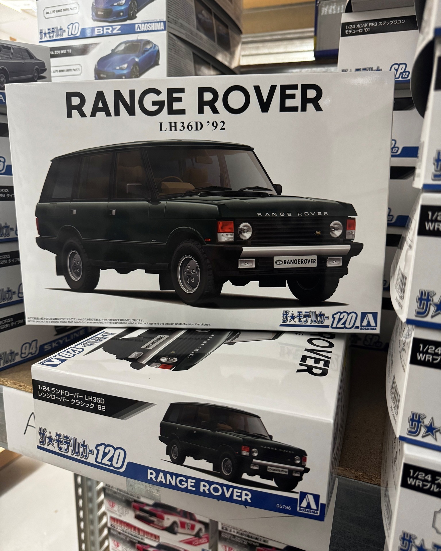 🚗💨 British style, adventure at heart! The 1982 Range Rover 3.5