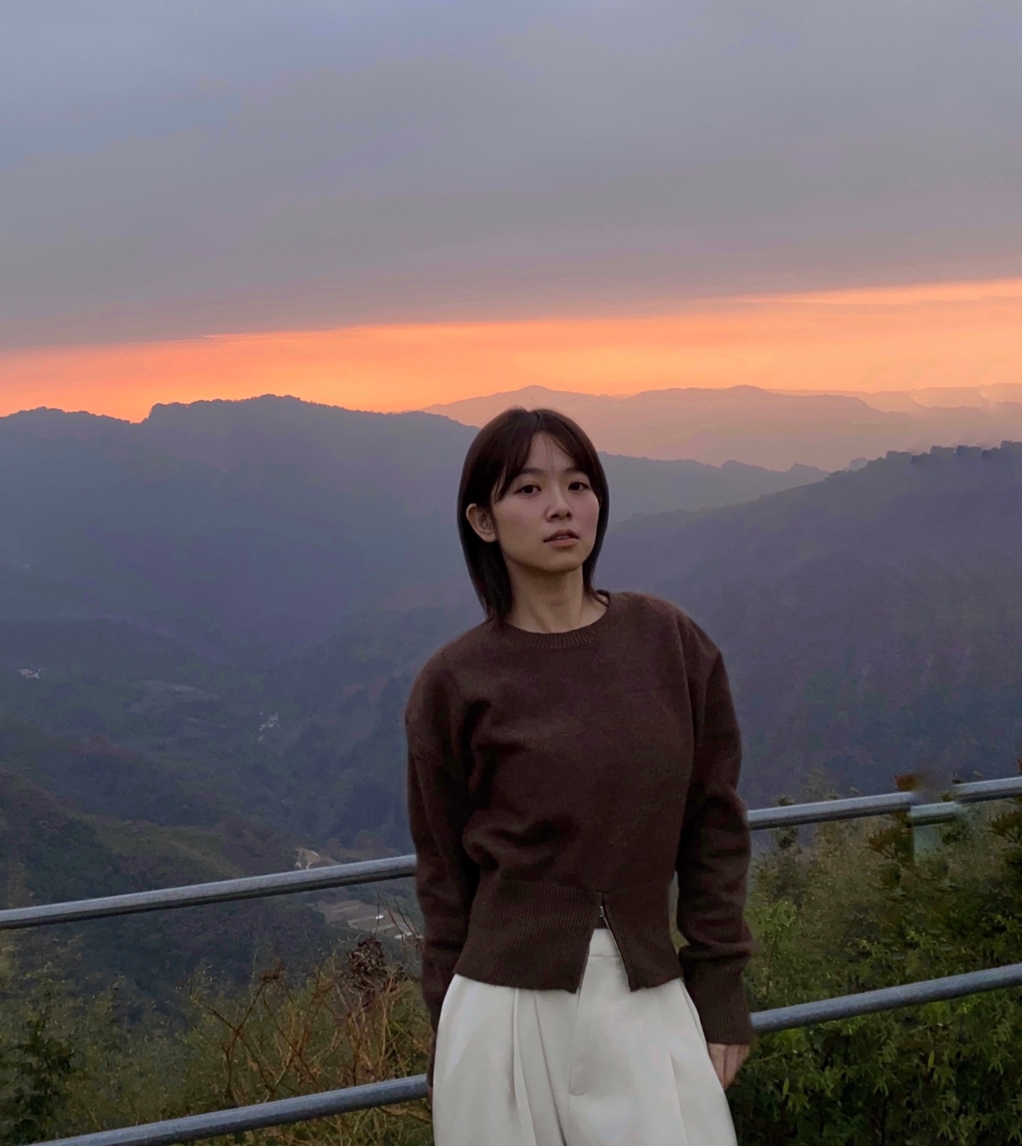 程雅晨 - 感謝朋友們陪我耍任性 讓我圓了去高海拔看雲海露營過好年的願望 幸虧木頭買得夠多 不然真的要冷死了... | Facebook