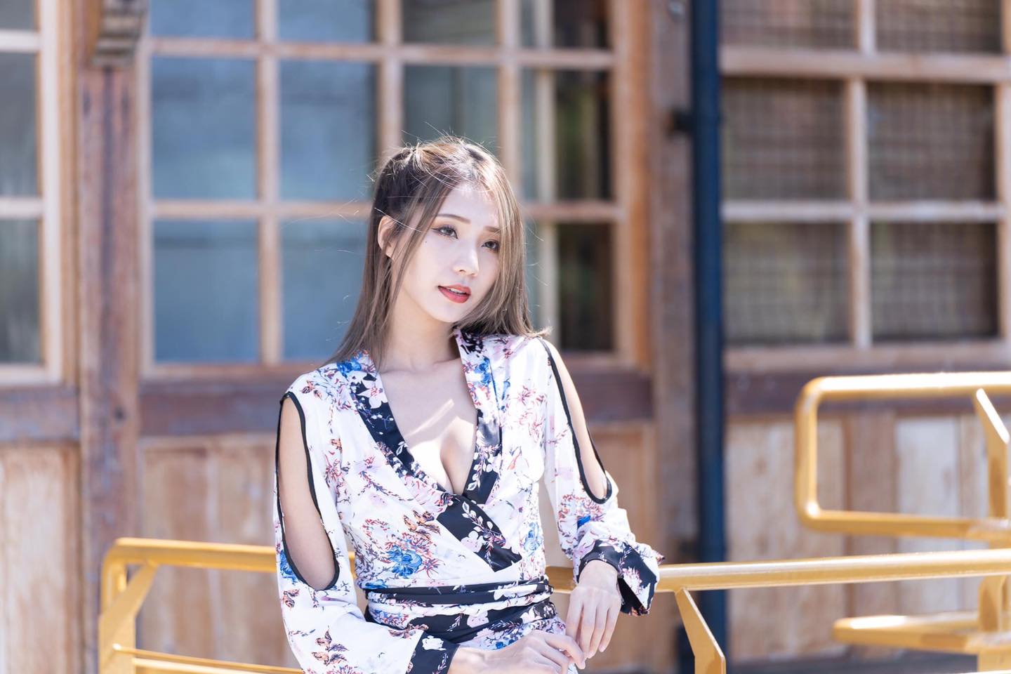 黃韻霏Anita - 今天長的很日系 不枉每天畫一個小時的妝 回到家都捨不得卸掉 乾脆就這樣到下次拍照好了🤣（誤）... | Facebook